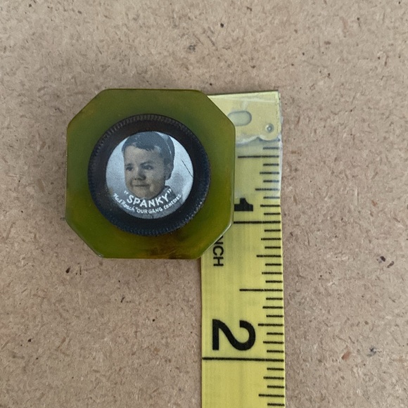 Green Bakelite 1930s Little Rascals Spanky Pencil Sharpener. - Picture 7 of 7